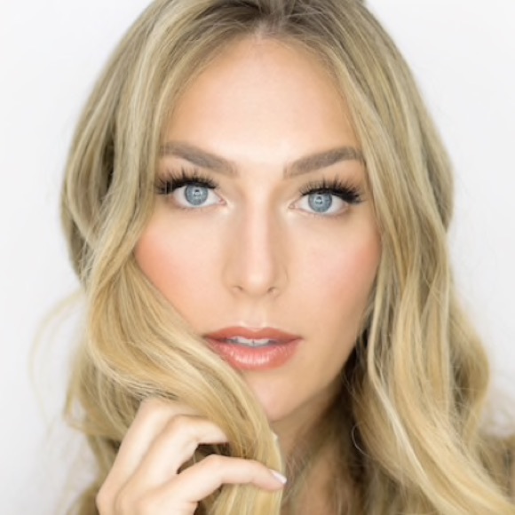 Huda Beauty Classic Lash in “Sasha #11” - Picture 5 of 6